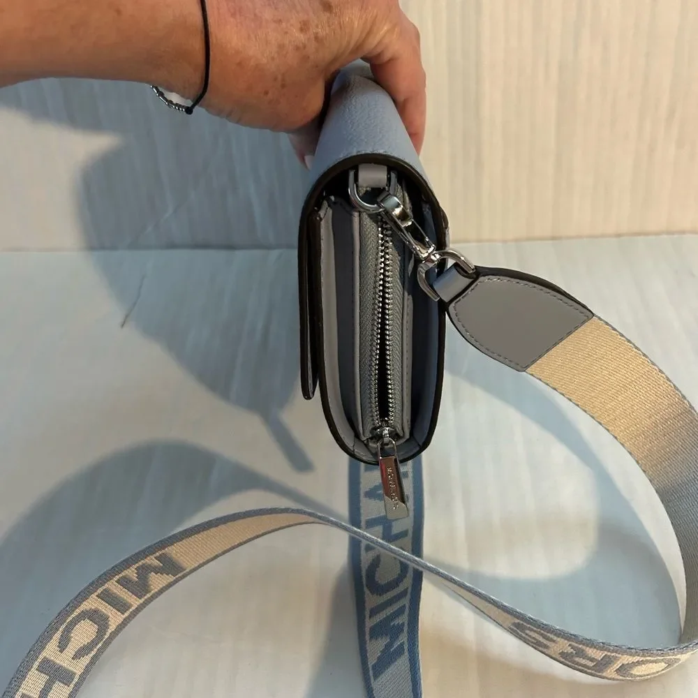 Michael Kors Jet Set Light Blue Large Leather Crossbody Bag - Picture 4 of 16